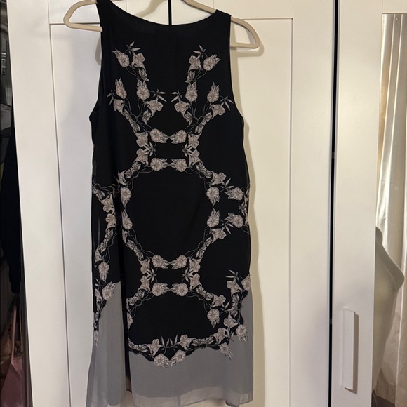 Max Studio Black and Gray Floral Flowy Midi Dress - Picture 8 of 8
